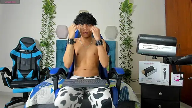 Snapshot of _taylor_black chatting on September 30, 2025, 9:31 pm taylor black online show from September 30, 2025, 9:31 pm