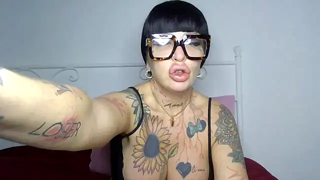 ASSERINAAA online show from January 7, 2026, 1:13 pm