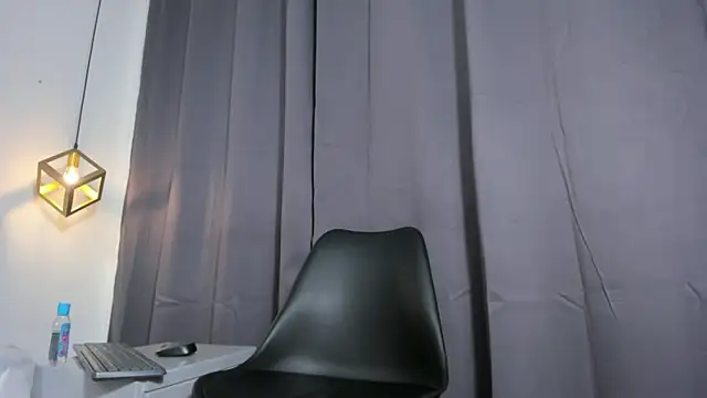 Snapshot of lianfox_ chatting on October 25, 2025, 12:56 pm lianfox online show from October 25, 2025, 12:56 pm