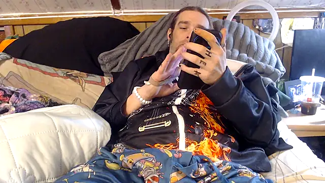 thejuicybacon online show from October 27, 2025, 3:27 pm