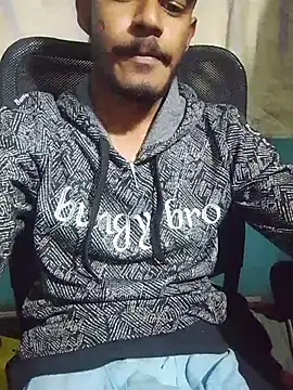 Najmulhaqe66 online show from November 28, 2025, 5:26 pm