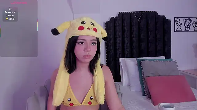 Cassie66  online show from November 18, 2025, 2:50 am