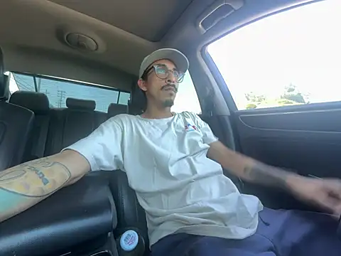 bigdickkane300 online show from July 10, 2026, 10:23 pm