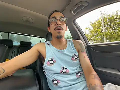bigdickkane300 online show from July 26, 2026, 10:05 pm