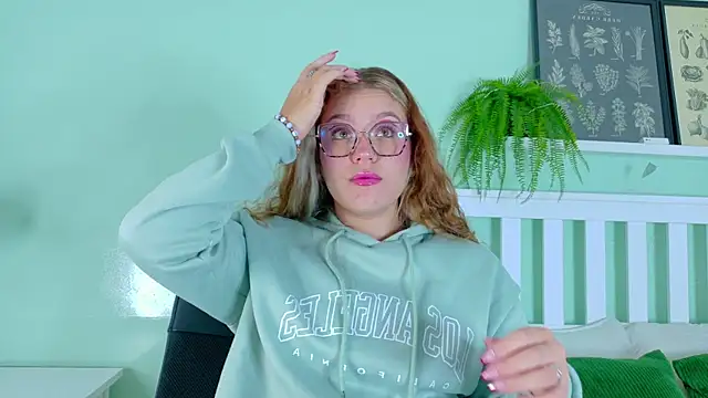 BelaMiller  online show from October 22, 2025, 11:54 am