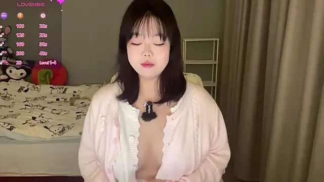 Kittenfishing online show from November 2, 2025, 1:13 pm