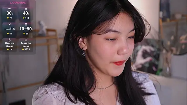 MoiraEger online show from October 24, 2025, 5:53 pm