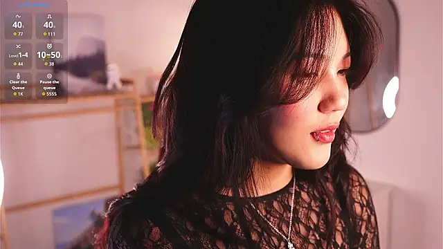 MoiraEger online show from March 13, 2026, 4:13 pm