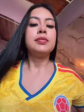 Snapshot of CrisMarulanda chatting on June 17, 2026, 5:58 pm CrisMarulanda online show from June 17, 2026, 5:58 pm