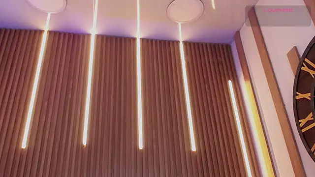 MylaDreams online show from December 19, 2025, 3:46 am