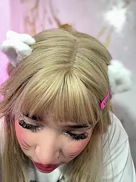 hinata dolly online show from May 15, 2026, 11:50 am