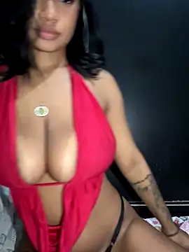 hillarymoreninha online show from November 7, 2025, 10:37 am