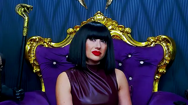 LaraMaeve online show from November 13, 2025, 1:10 pm