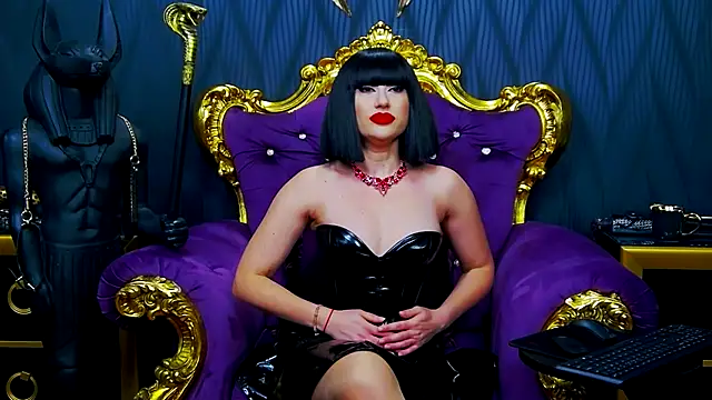 LaraMaeve online show from November 14, 2025, 6:12 am