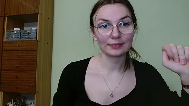Snapshot of LooveELLYx chatting on February 4, 2025, 6:17 pm LooveELLYx online show from February 4, 2025, 6:17 pm