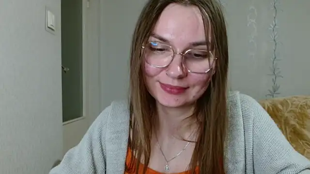 Snapshot of LooveELLYx chatting on March 18, 2025, 8:59 pm LooveELLYx online show from March 18, 2025, 8:59 pm