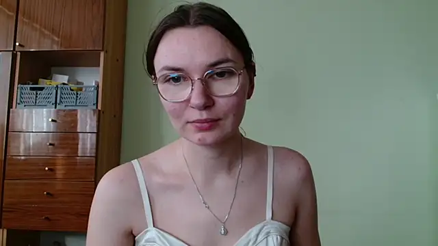 Snapshot of LooveELLYx chatting on October 23, 2025, 1:32 pm LooveELLYx online show from October 23, 2025, 1:32 pm