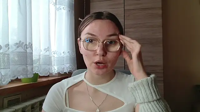 Snapshot of LooveELLYx chatting on October 27, 2025, 11:58 am LooveELLYx online show from October 27, 2025, 11:58 am