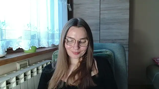 Snapshot of LooveELLYx chatting on November 26, 2025, 2:29 pm LooveELLYx online show from November 26, 2025, 2:29 pm