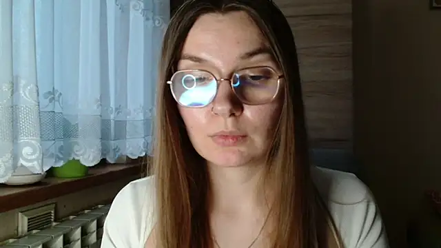 Snapshot of LooveELLYx chatting on December 3, 2025, 2:37 pm LooveELLYx online show from December 3, 2025, 2:37 pm