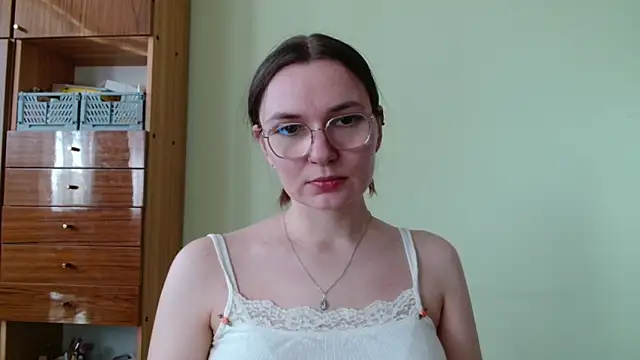 Snapshot of LooveELLYx chatting on April 22, 2026, 1:34 pm LooveELLYx online show from April 22, 2026, 1:34 pm