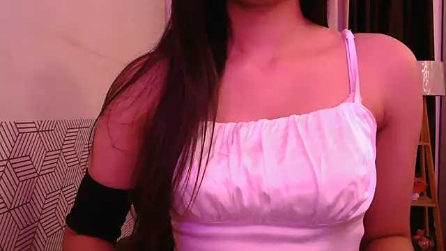 Snapshot of Tathiraa chatting on March 1, 2026, 10:01 pm Tathiraa online show from March 1, 2026, 10:01 pm