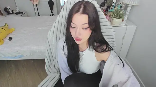 saadnesstyan online show from November 1, 2025, 9:55 am