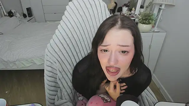 saadnesstyan online show from December 2, 2025, 12:32 pm