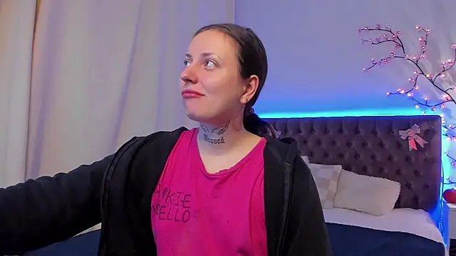 LilaVame online show from November 2, 2025, 8:55 pm