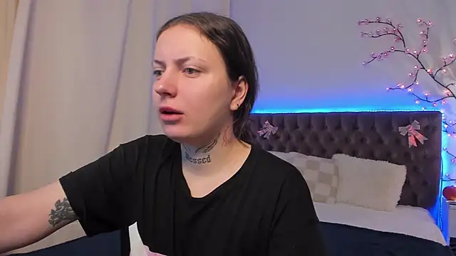 LilaVame online show from November 10, 2025, 6:23 am