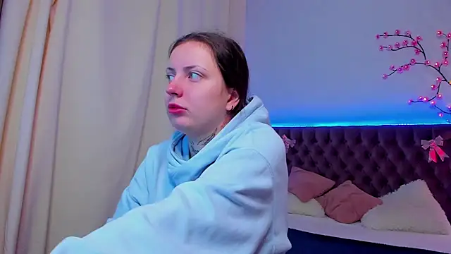 LilaVame online show from November 30, 2025, 1:37 pm