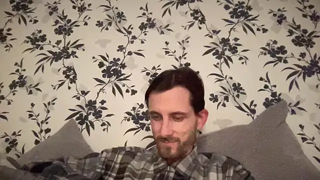 Big8inchUncutCock online show from May 15, 2026, 10:17 pm