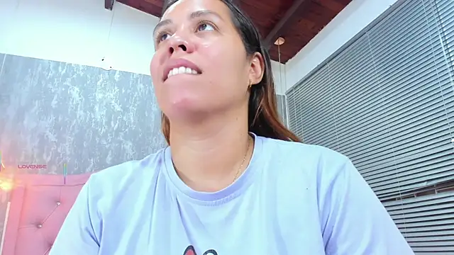 lissa jhonsoon online show from November 29, 2025, 2:03 am