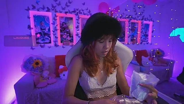DahliaGrey online show from May 30, 2026, 11:40 am