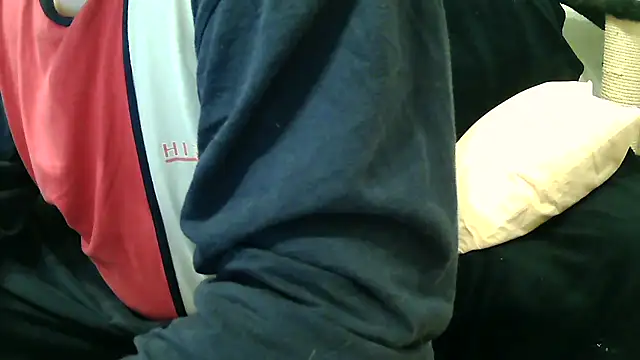 Snapshot of Lavastrom3 chatting on December 3, 2025, 3:54 pm Lavastrom3 online show from December 3, 2025, 3:54 pm