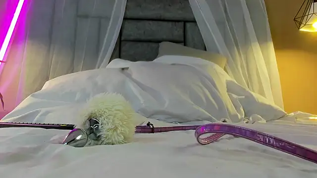 Snapshot of Brenda_lot chatting on November 13, 2025, 8:52 pm Brenda lot online show from November 13, 2025, 8:52 pm