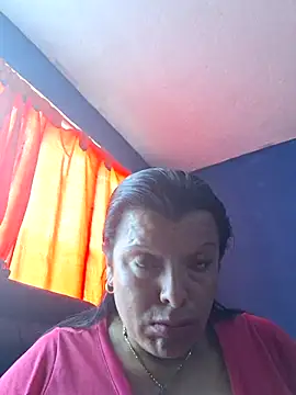 Hanna Kieran online show from December 4, 2025, 6:49 pm