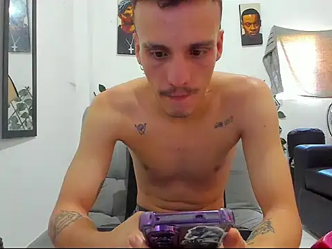 Snapshot of Latins_Boss chatting on July 14, 2026, 5:18 pm Latins Boss online show from July 14, 2026, 5:18 pm