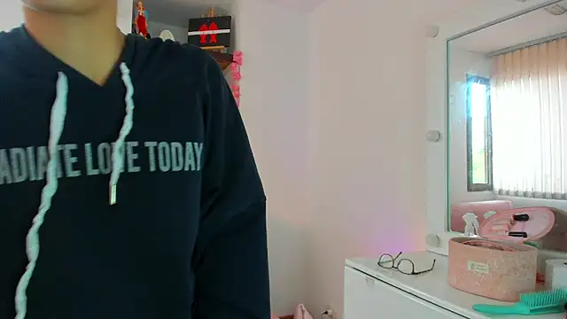 Danesacronin online show from November 5, 2025, 7:36 pm