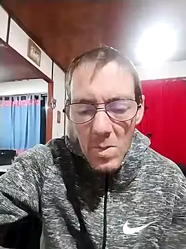 Snapshot of elpolaquin chatting on May 14, 2026, 10:49 pm elpolaquin online show from May 14, 2026, 10:49 pm