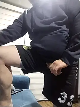 BigCristh79 online show from November 8, 2025, 4:45 am