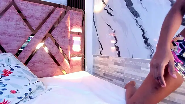 kandy bronw online show from March 26, 2026, 2:06 am