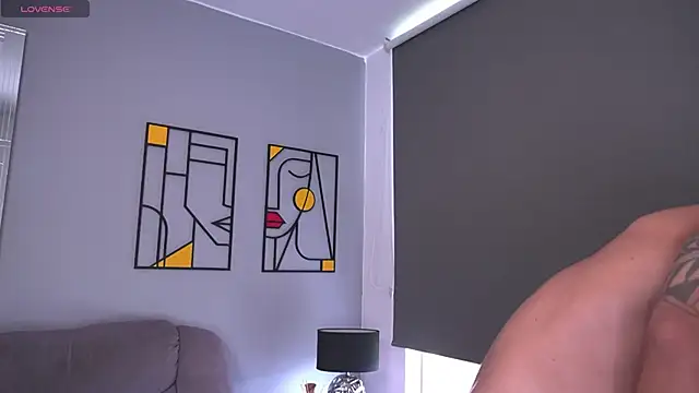 tyler muscle1 online show from November 21, 2025, 5:55 pm