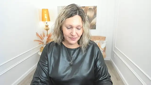 NinaStarle online show from May 15, 2026, 12:01 pm
