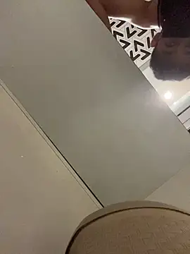 Snapshot of Dark_2465 chatting on March 29, 2026, 9:09 am Dark 2465 online show from March 29, 2026, 9:09 am