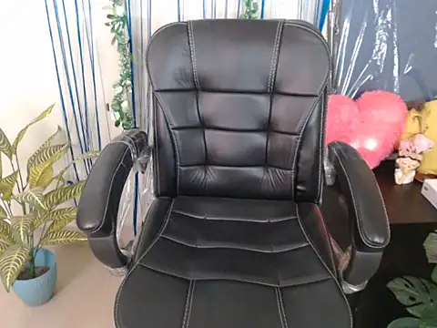 Snapshot of anika_bold chatting on November 9, 2025, 3:27 am anika bold online show from November 9, 2025, 3:27 am