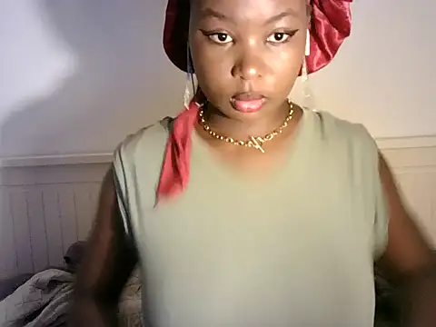 Snapshot of zoe215 chatting on June 27, 2026, 10:09 am zoe215 online show from June 27, 2026, 10:09 am