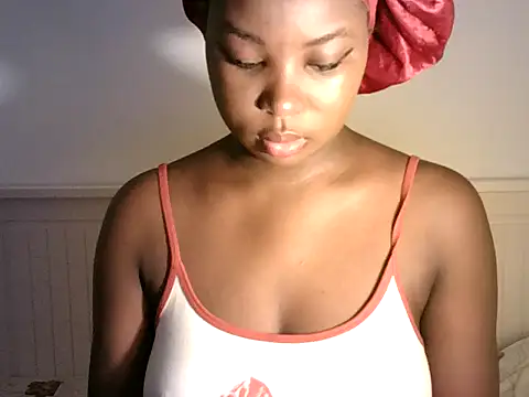 Snapshot of zoe215 chatting on June 30, 2026, 10:27 am zoe215 online show from June 30, 2026, 10:27 am