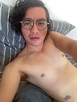 Snapshot of long_nigth chatting on May 14, 2026, 11:00 pm long nigth online show from May 14, 2026, 11:00 pm