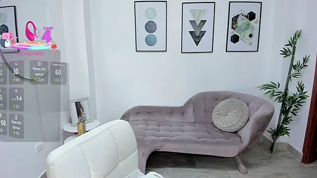 dafne hills online show from November 19, 2025, 7:14 pm